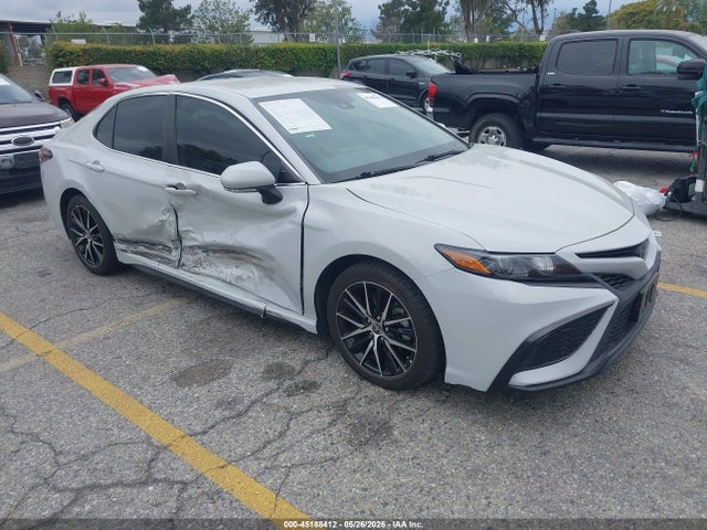 Salvage Toyota Camry Image