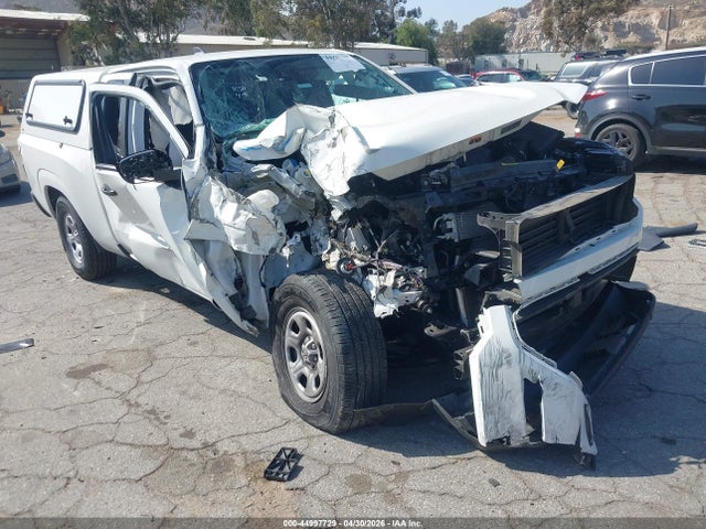 Salvage Nissan Frontier Image