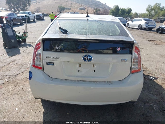 Toyota Prius Three Se