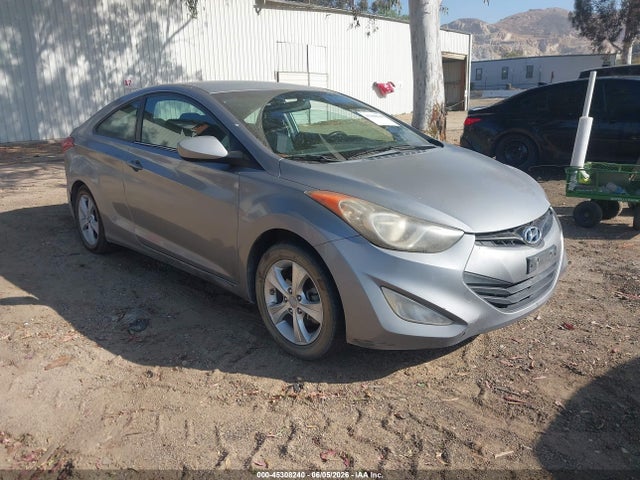 Salvage Hyundai ELANTRA Image