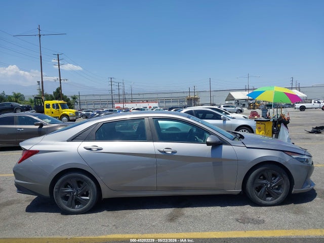Hyundai ELANTRA Blue
