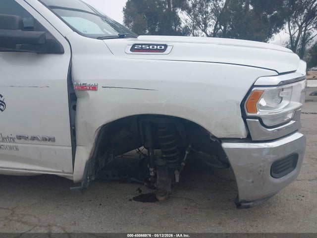 Ram 2500 Tradesman  4x2 8' Box