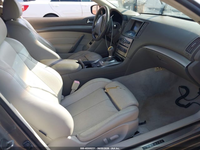 INFINITI G37 Journey