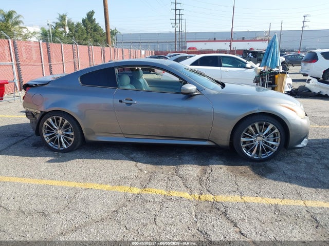 INFINITI G37 Journey