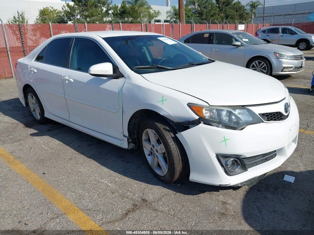 Salvage Toyota Camry Image