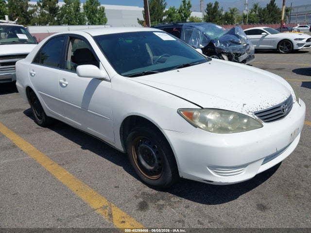 Salvage Toyota Camry Image