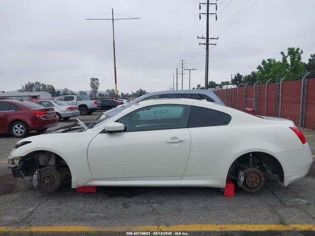 INFINITI G37 Journey