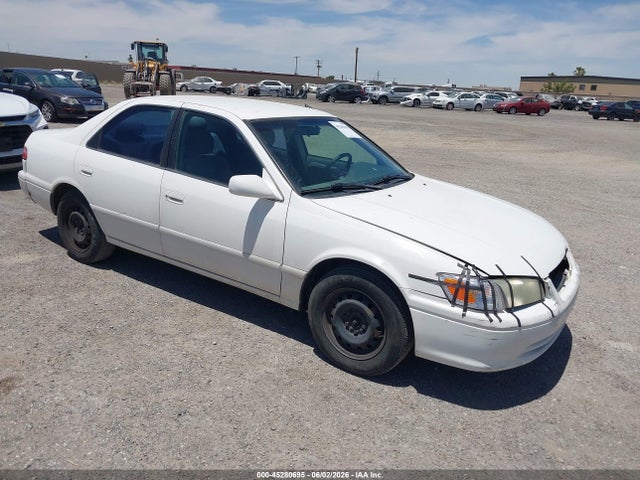 Salvage Toyota Camry Image