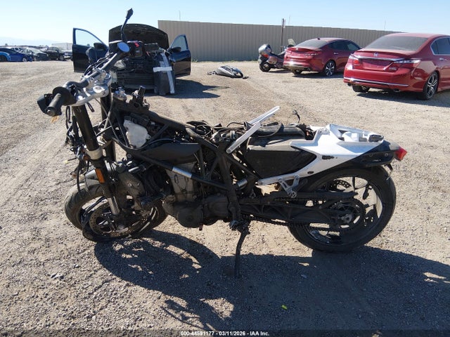 KTM 690 Duke