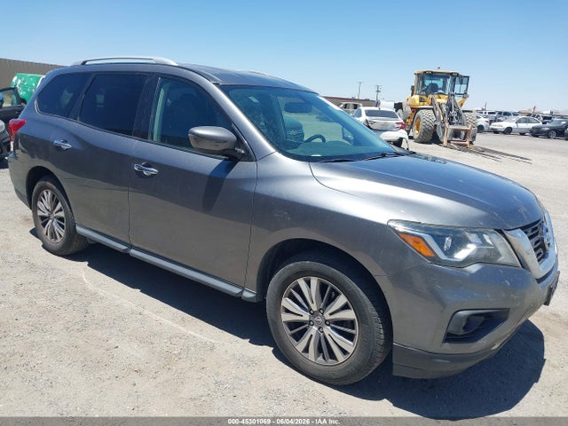 Salvage Nissan Pathfinder Image