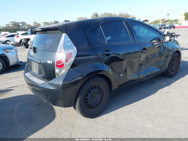 Toyota Prius c Three