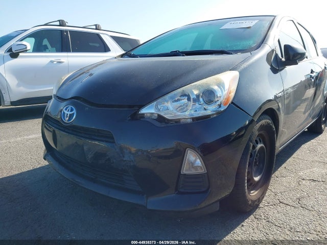 Toyota Prius c Three