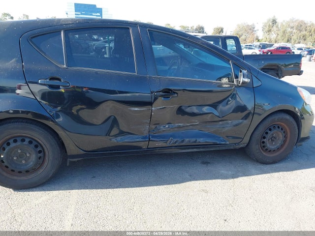 Toyota Prius c Three