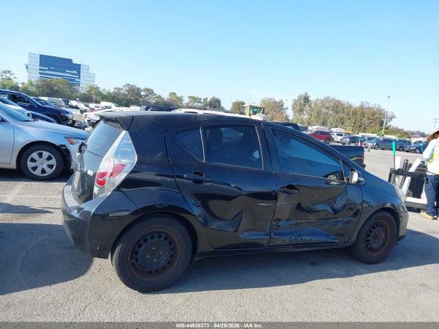Toyota Prius c Three