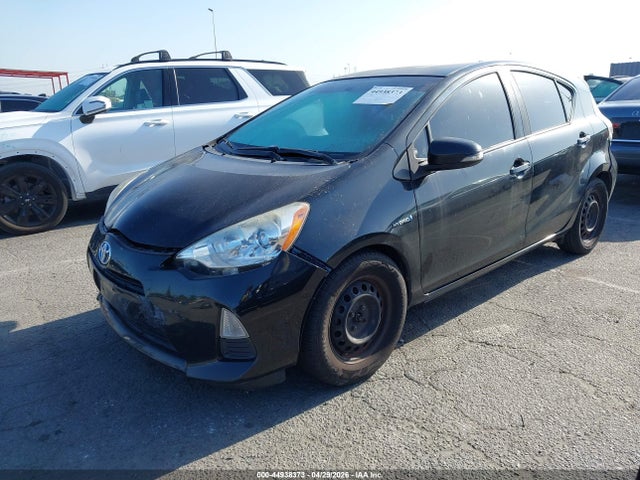 Toyota Prius c Three