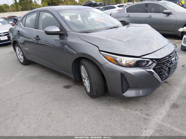 Salvage Nissan Sentra Image
