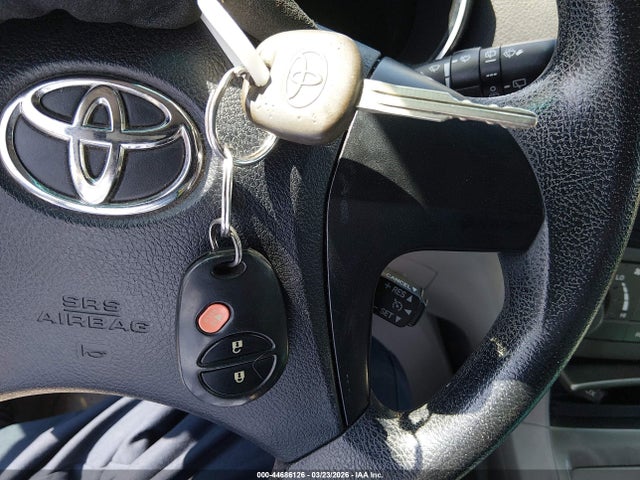Toyota Highlander Base V6