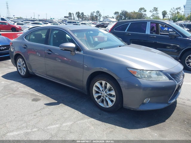 Salvage Lexus Es Image