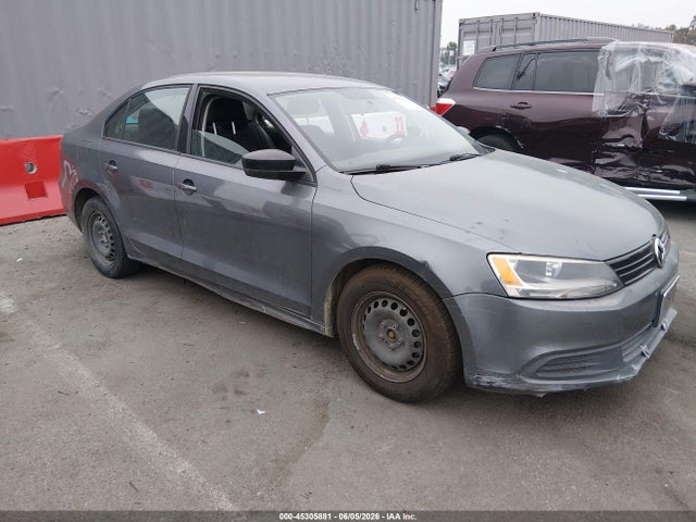 Salvage Volkswagen Jetta Image