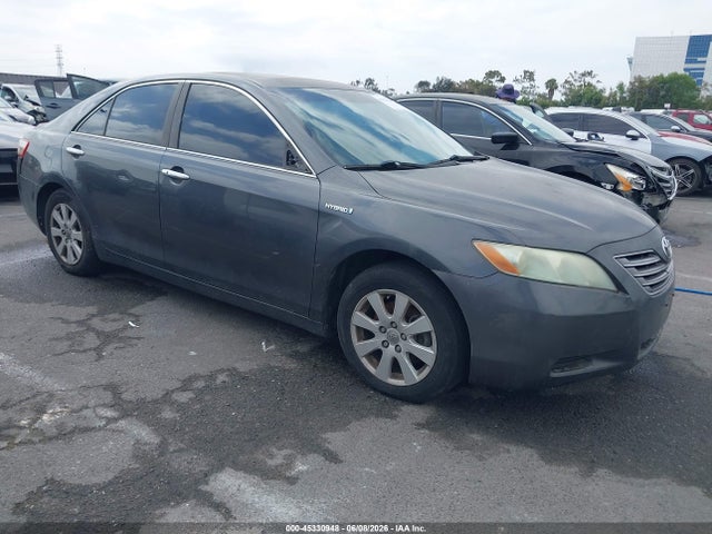 Salvage Toyota Camry Image