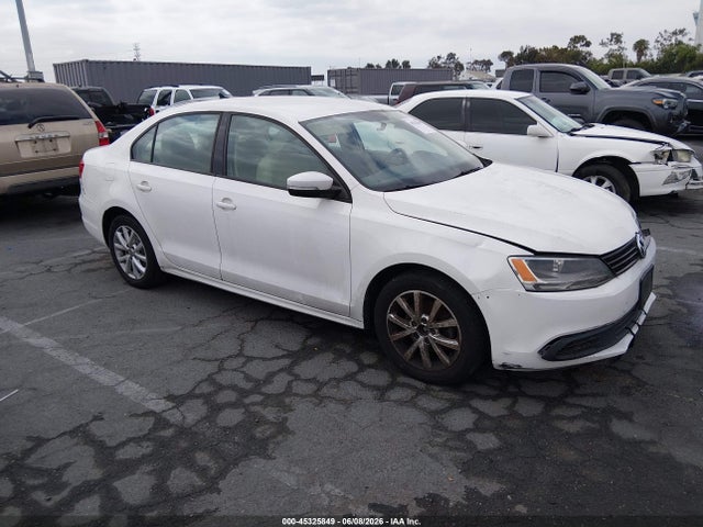 Salvage Volkswagen Jetta Image