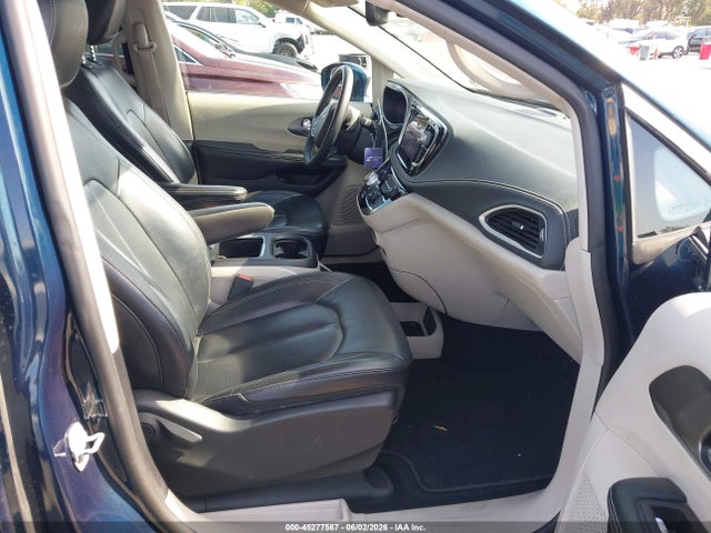 Chrysler Pacifica Touring L