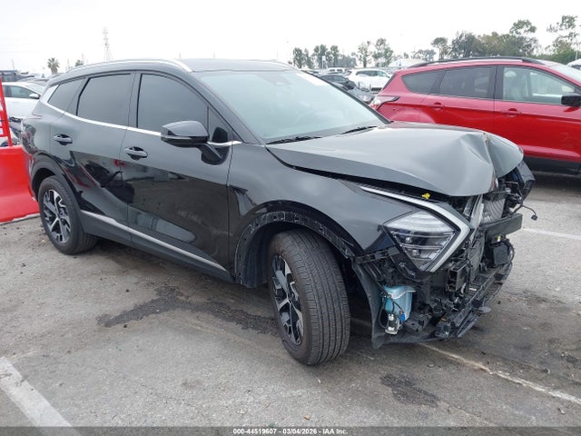 Salvage Kia Sportage Image