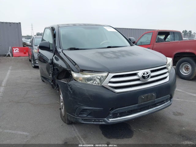 Salvage Toyota Highlander Image
