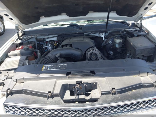 Chevrolet Suburban 1500 Ltz