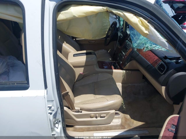 Chevrolet Suburban 1500 Ltz
