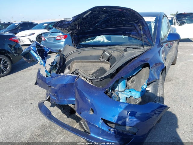 Tesla Model 3 Rear-wheel Drive