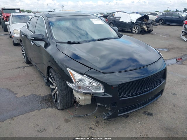 Salvage Nissan Maxima Image