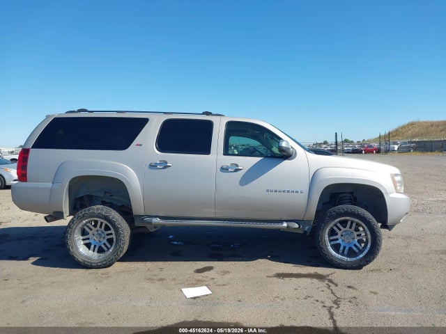 Chevrolet Suburban 1500 Lt
