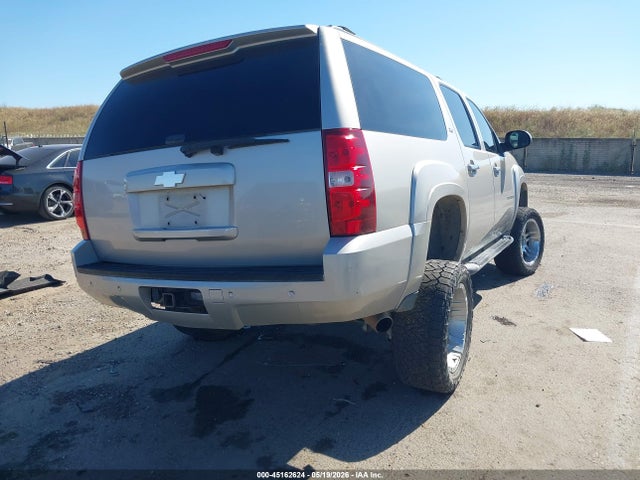 Chevrolet Suburban 1500 Lt