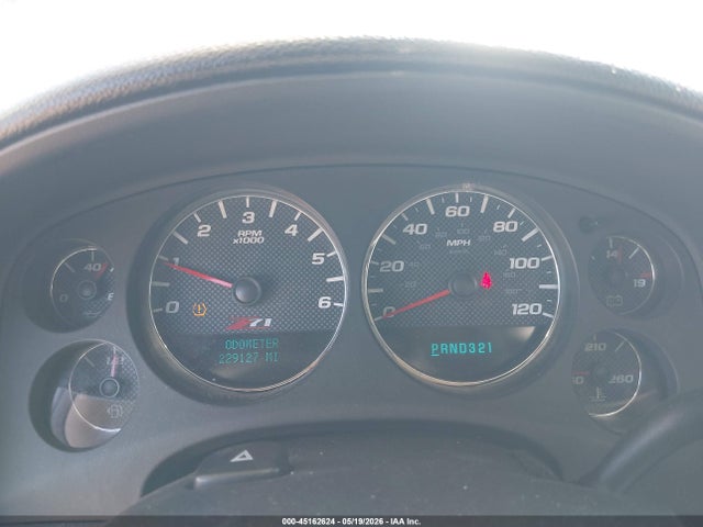 Chevrolet Suburban 1500 Lt