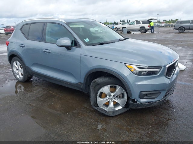 Salvage Volvo XC40 Image