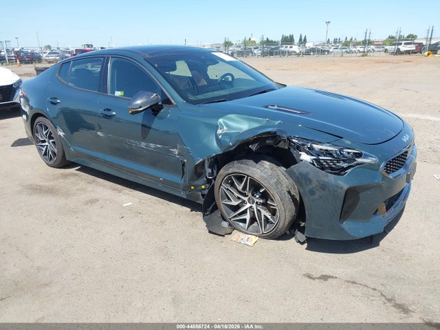 Salvage Kia Stinger Image