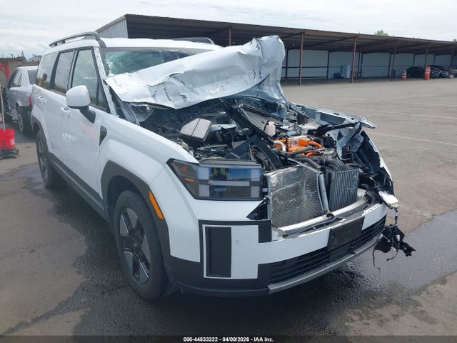 Salvage Hyundai SANTA FE Image