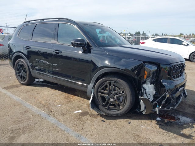 Salvage Kia Telluride Image