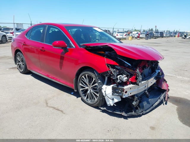Salvage Toyota Camry Image