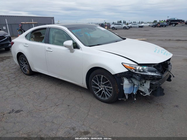 Salvage Lexus Es Image