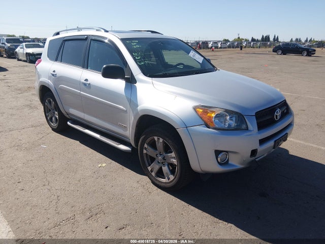 Salvage Toyota RAV4 Image