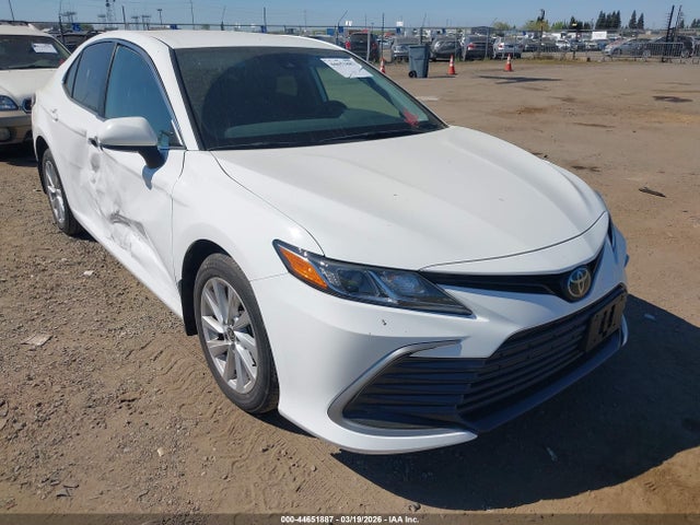 Salvage Toyota Camry Image