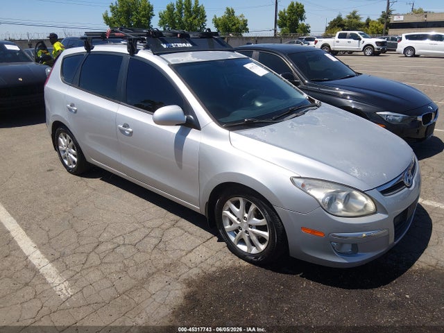 Salvage Hyundai ELANTRA Image