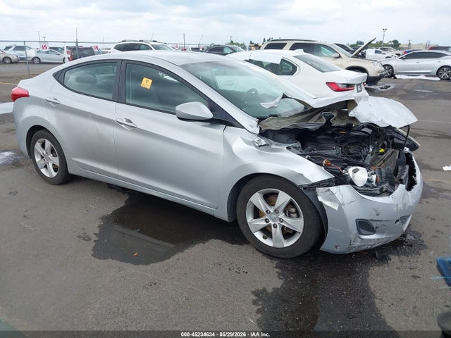 Salvage Hyundai ELANTRA Image