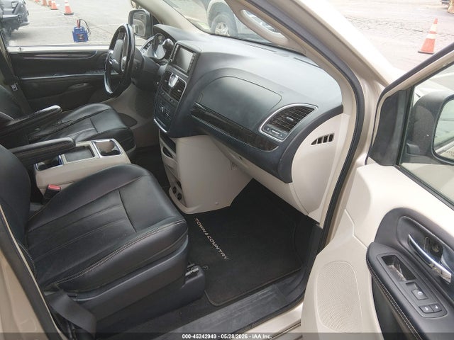 Chrysler Town & Country Touring