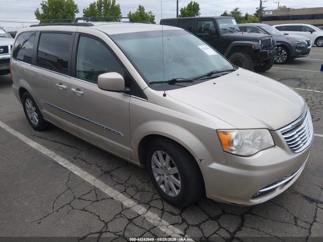 Salvage Chrysler Town & Country Image