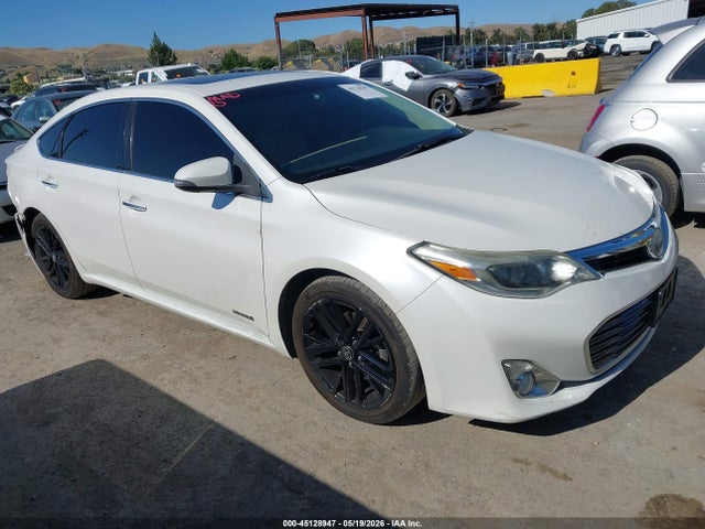 Salvage Toyota Avalon Hybrid Image