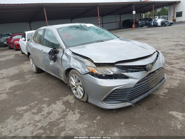 Salvage Toyota Camry Image
