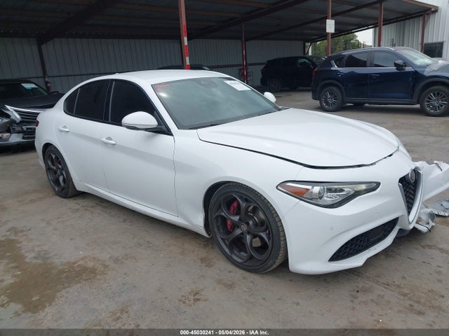 Salvage Alfa Romeo Giulia Image